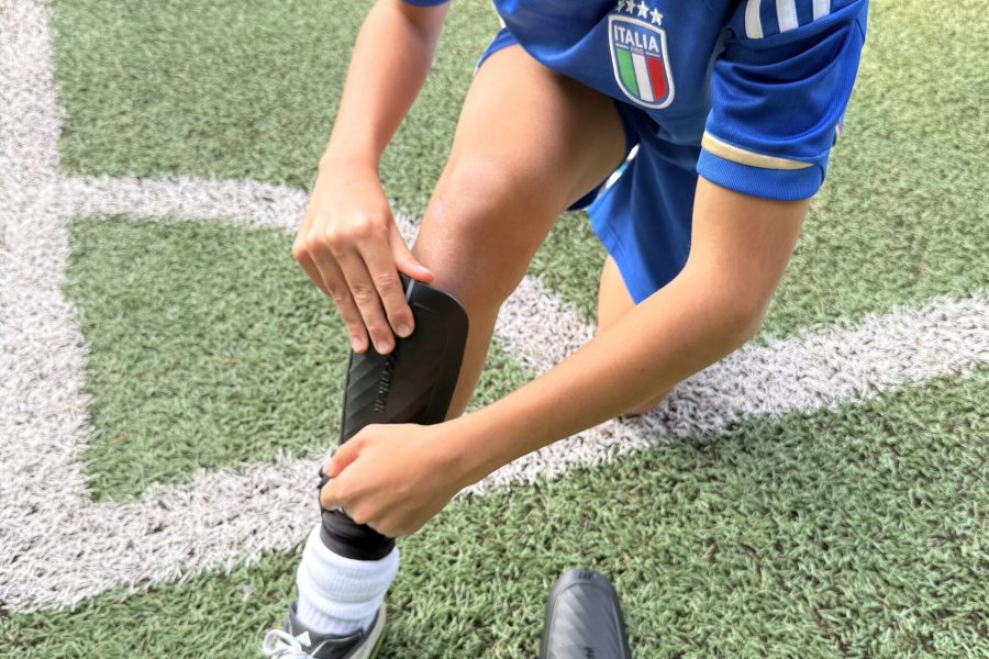 Soccerment_Foto_ Miro indossa parastinchi XSEED 1