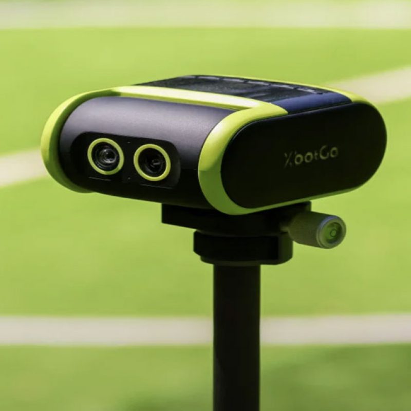 XbotGo Falcon è la telecamera AI 4K autonoma che riprende la partita da sola, seguendo l'azione e adattando automaticamente inquadratura e zoom allo sviluppo del gioco. Registra direttamente sulla microSD e lascia libero lo smartphone. Puoi trasmettere la partita in diretta, aggiungere lo scoreboard e creare gli highlights, senza abbonamento. Per report, statistiche e analisi AI avanzate è disponibile il servizio opzionale Pro Soccer.